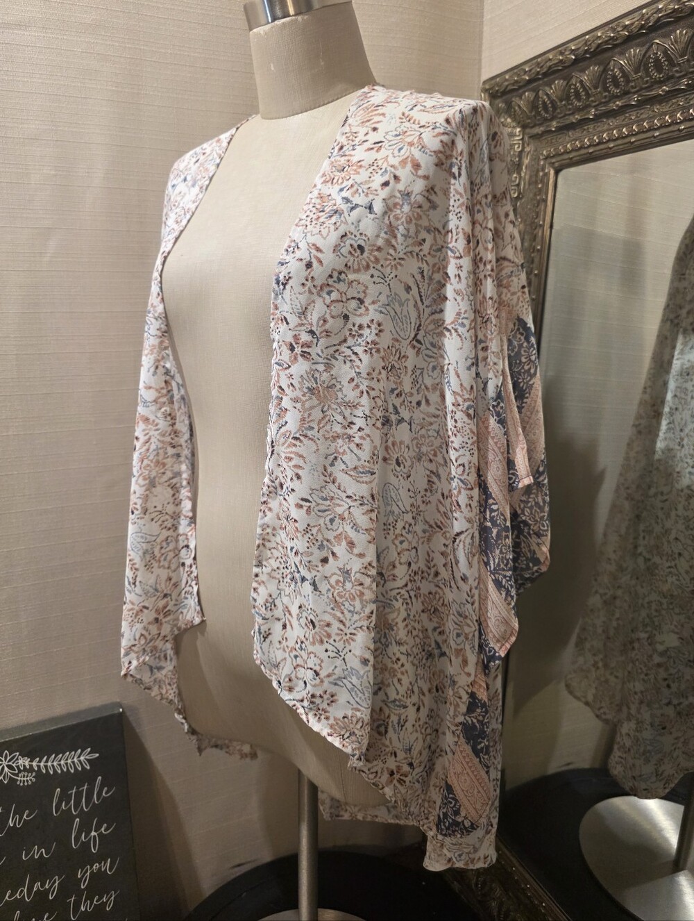 Wallflower • Floral Open Front Sheer Chiffon Kimono/Duster. Sz XS.